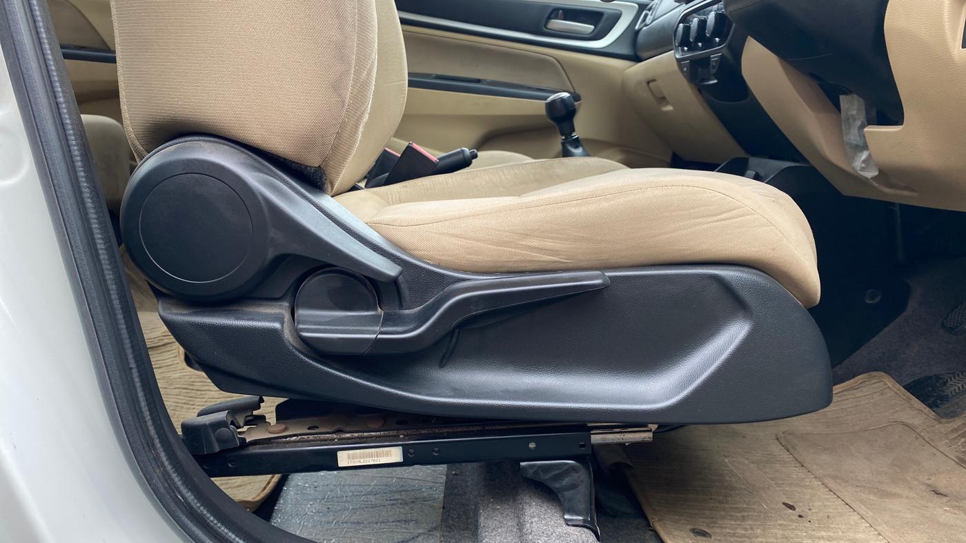 2023 Honda Amaze 1.2L I-VTEC S, Petrol, Manual, 73,548 km, Driver Side Adjustment Panel