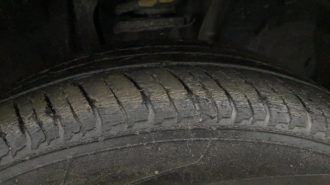 2022 Nissan MAGNITE XL, Petrol, Manual, 49,557 km, Right Front Tyre Tread