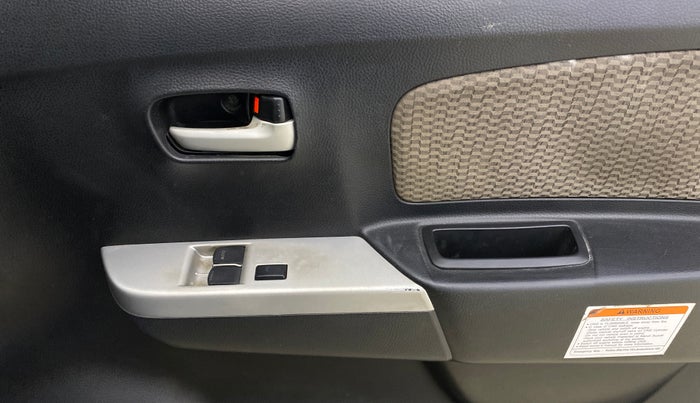 2015 Maruti Wagon R 1.0 LXI CNG, CNG, Manual, 73,404 km, Driver Side Door Panels Control