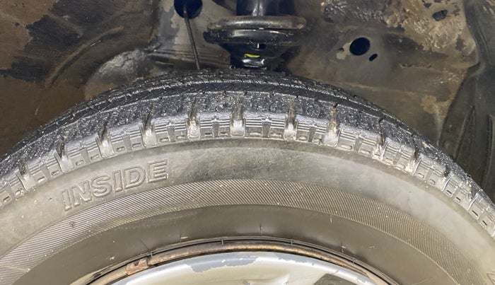 2015 Maruti Wagon R 1.0 LXI CNG, CNG, Manual, 73,404 km, Right Front Tyre Tread