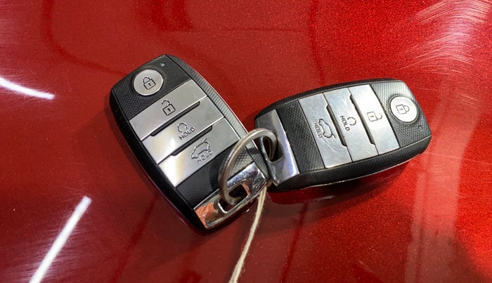 2021 KIA SONET HTX 1.0 IMT, Petrol, Manual, 38,335 km, Key Close Up
