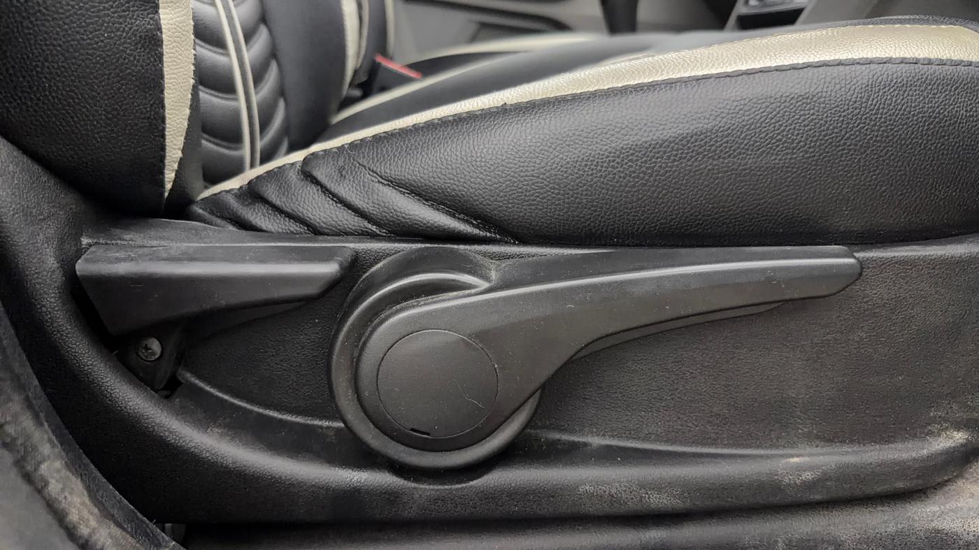 2019 Tata Tiago XZ PLUS PETROL, Petrol, Manual, 39,224 km, Driver Side Adjustment Panel