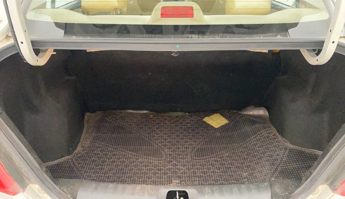 2016 Maruti Swift Dzire ZXI, Petrol, Manual, 59,172 km, Boot Inside