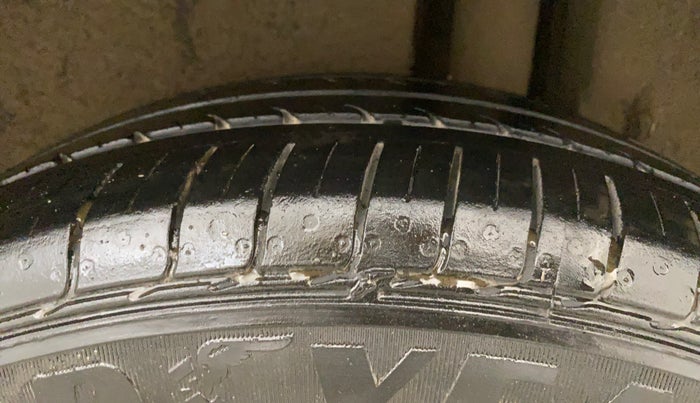 2016 Maruti Swift Dzire ZXI, Petrol, Manual, 59,172 km, Left Rear Tyre Tread