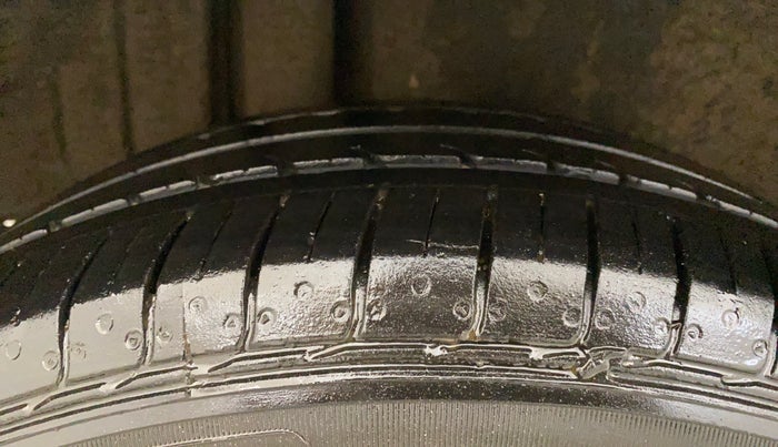 2016 Maruti Swift Dzire ZXI, Petrol, Manual, 59,172 km, Right Rear Tyre Tread
