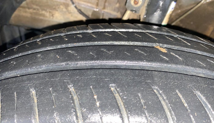 2021 Maruti Swift VXI, Petrol, Manual, 46,951 km, Left Front Tyre Tread