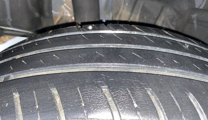 2021 Maruti Swift VXI, Petrol, Manual, 46,951 km, Right Rear Tyre Tread