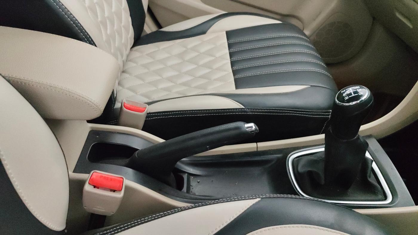 2024 Maruti Ciaz ALPHA 1.5 SHVS PETROL, Petrol, Manual, 23,956 km, Gear Lever