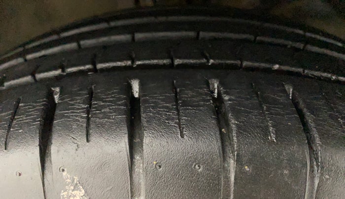 2019 Maruti Baleno ZETA PETROL 1.2, Petrol, Manual, 14,732 km, Right Front Tyre Tread
