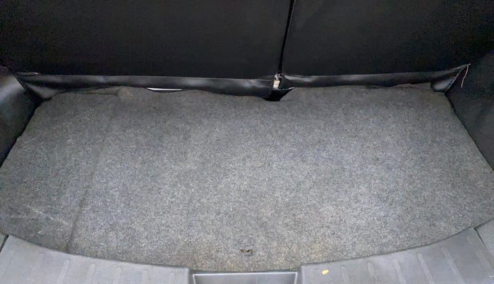 2011 Maruti Wagon R 1.0 LXI, Petrol, Manual, 87,356 km, Boot inside view