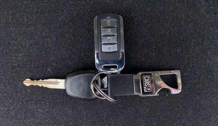 2011 Maruti Wagon R 1.0 LXI, Petrol, Manual, 87,356 km, Key Close-up