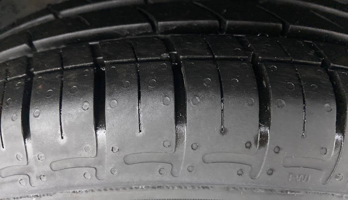 2015 Hyundai Grand i10 ASTA AT 1.2 KAPPA VTVT, Petrol, Automatic, 27,641 km, Right Front Tyre Tread