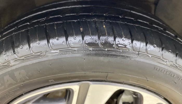 2023 Hyundai AURA SX 1.2, Petrol, Manual, 18,982 km, Right Front Tyre Tread