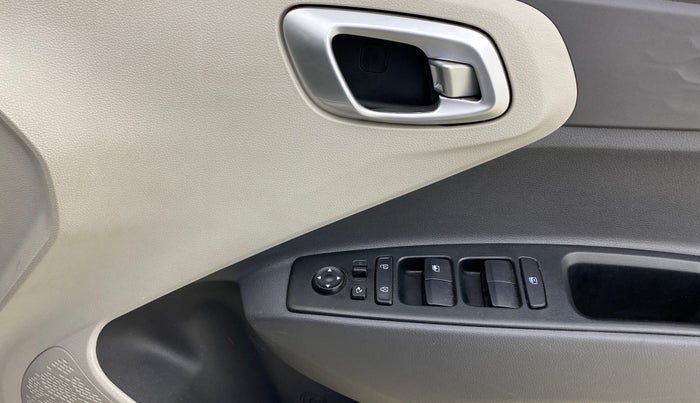 2023 Hyundai AURA SX 1.2, Petrol, Manual, 18,982 km, Driver Side Door Panels Control