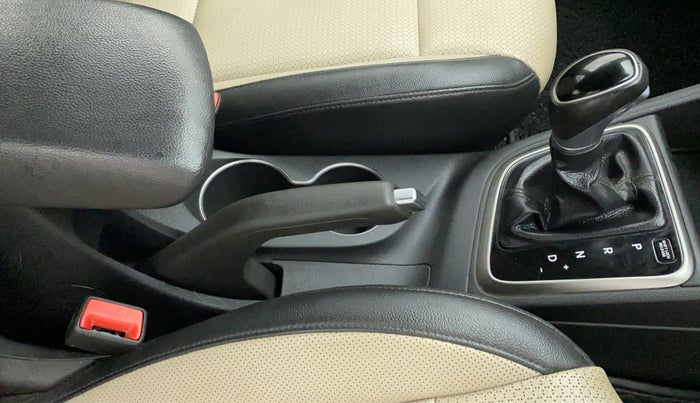 2018 Hyundai Verna 1.6 VTVT SX (O) AT, Petrol, Automatic, 66,078 km, Gear Lever