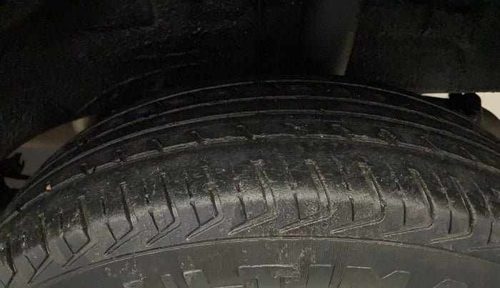 2015 Renault Kwid RXT 0.8, Petrol, Manual, 62,290 km, Left Rear Tyre Tread