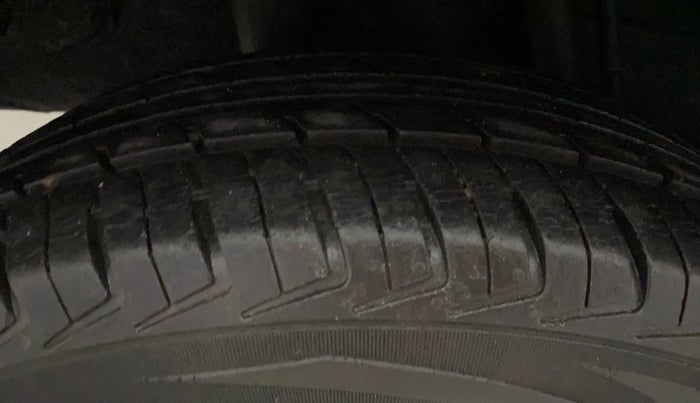 2015 Renault Kwid RXT 0.8, Petrol, Manual, 62,290 km, Right Rear Tyre Tread