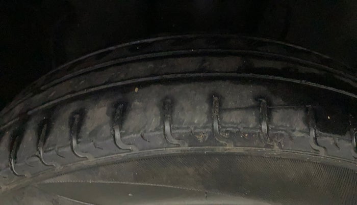 2015 Renault Kwid RXT 0.8, Petrol, Manual, 62,290 km, Right Front Tyre Tread