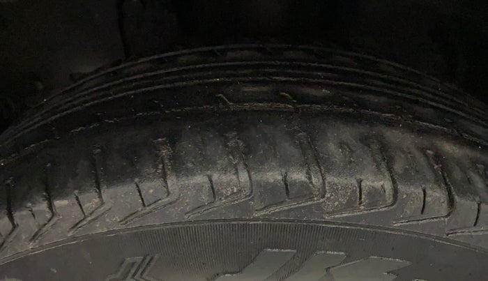 2015 Renault Kwid RXT 0.8, Petrol, Manual, 62,290 km, Left Front Tyre Tread