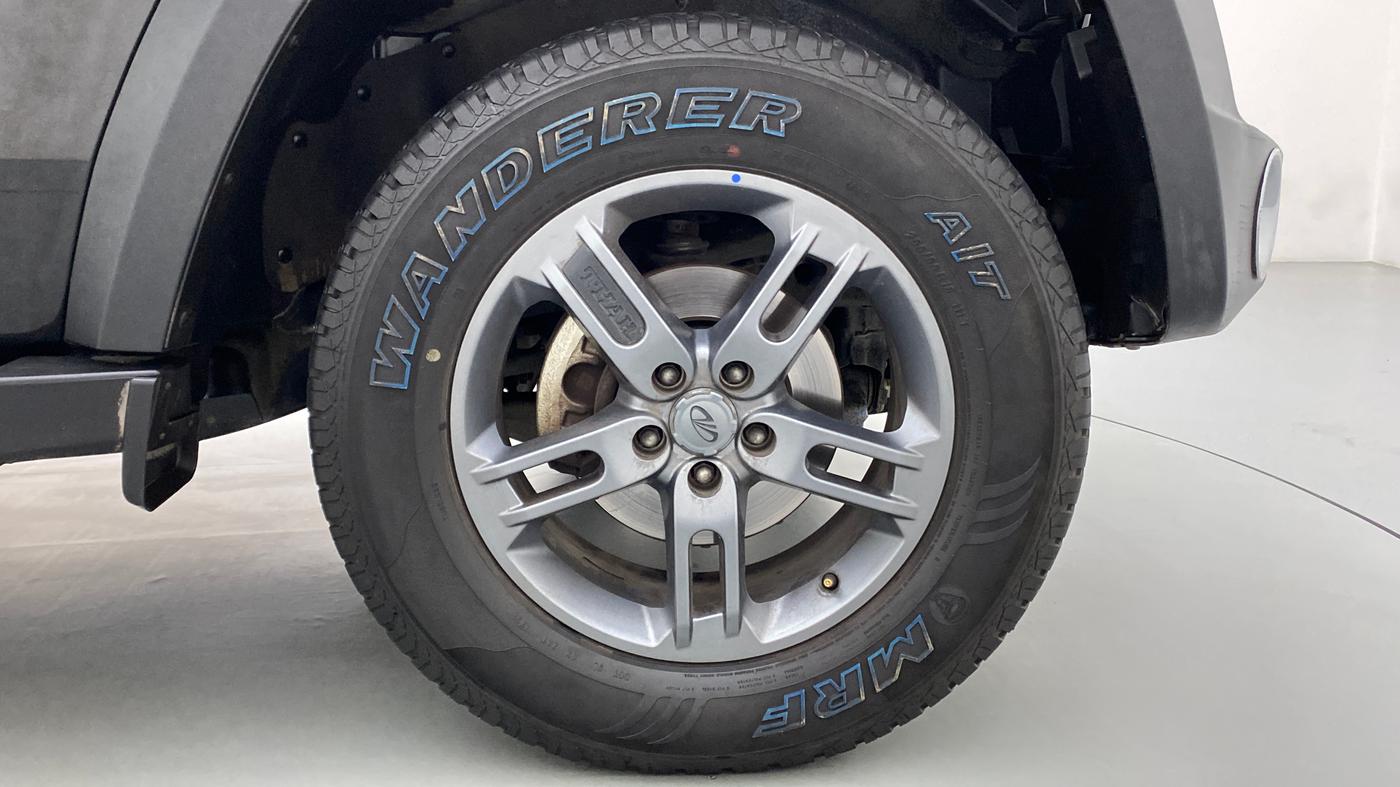 2021 Mahindra Thar LX PETROL HT 4WD AT, Petrol, Automatic, 10,913 km, Right Front Wheel