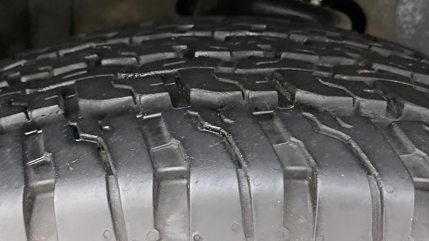 2021 Mahindra Thar LX PETROL HT 4WD AT, Petrol, Automatic, 10,913 km, Right Front Tyre Tread