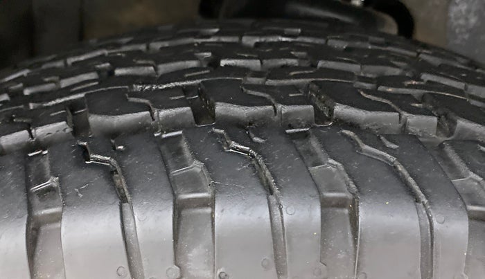 2021 Mahindra Thar LX PETROL HT 4WD AT, Petrol, Automatic, 10,913 km, Right Front Tyre Tread