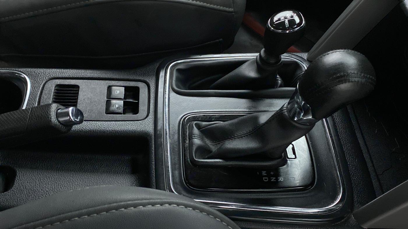 2021 Mahindra Thar LX PETROL HT 4WD AT, Petrol, Automatic, 10,913 km, Gear Lever