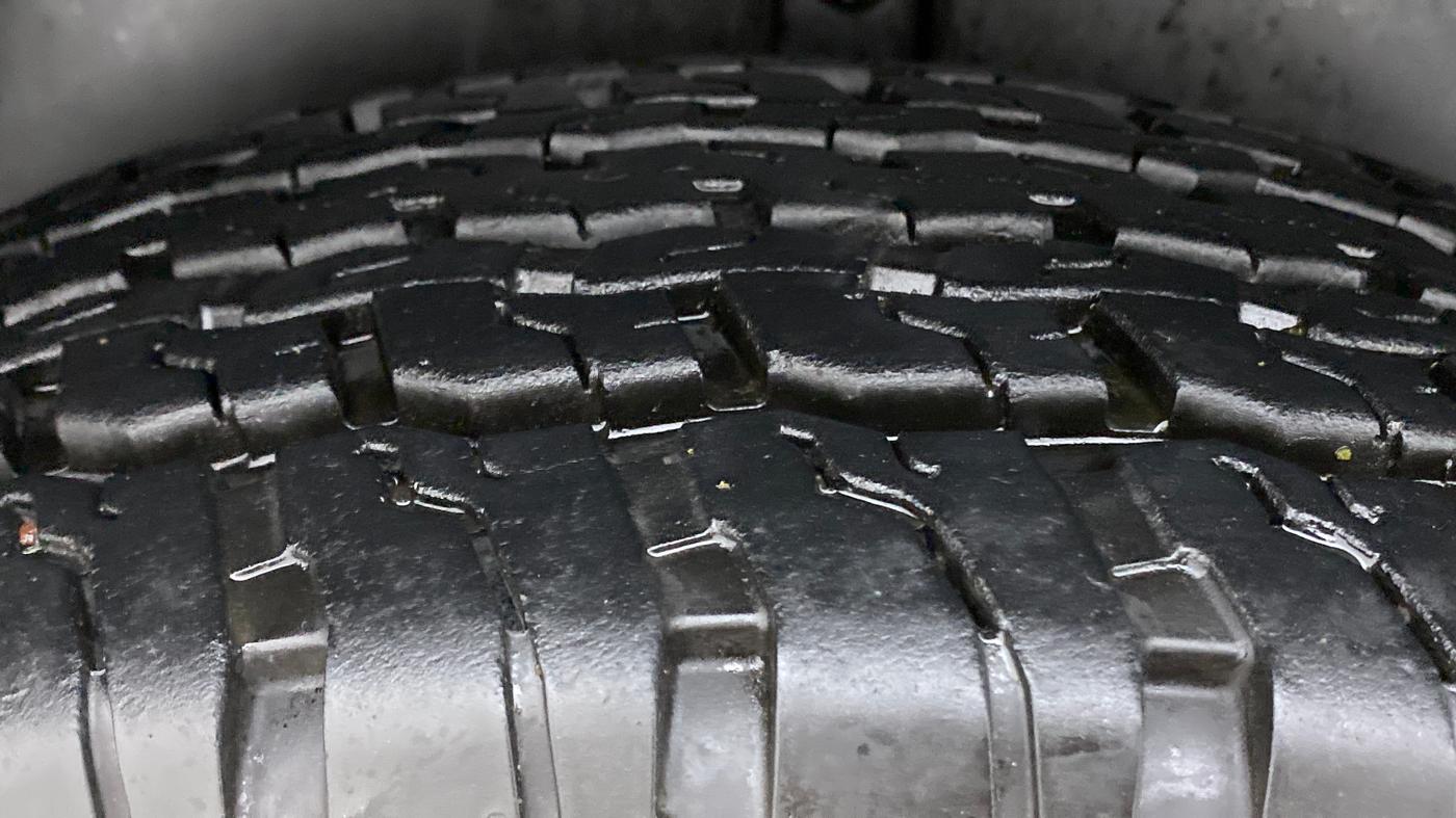 2021 Mahindra Thar LX PETROL HT 4WD AT, Petrol, Automatic, 10,913 km, Right Rear Tyre Tread