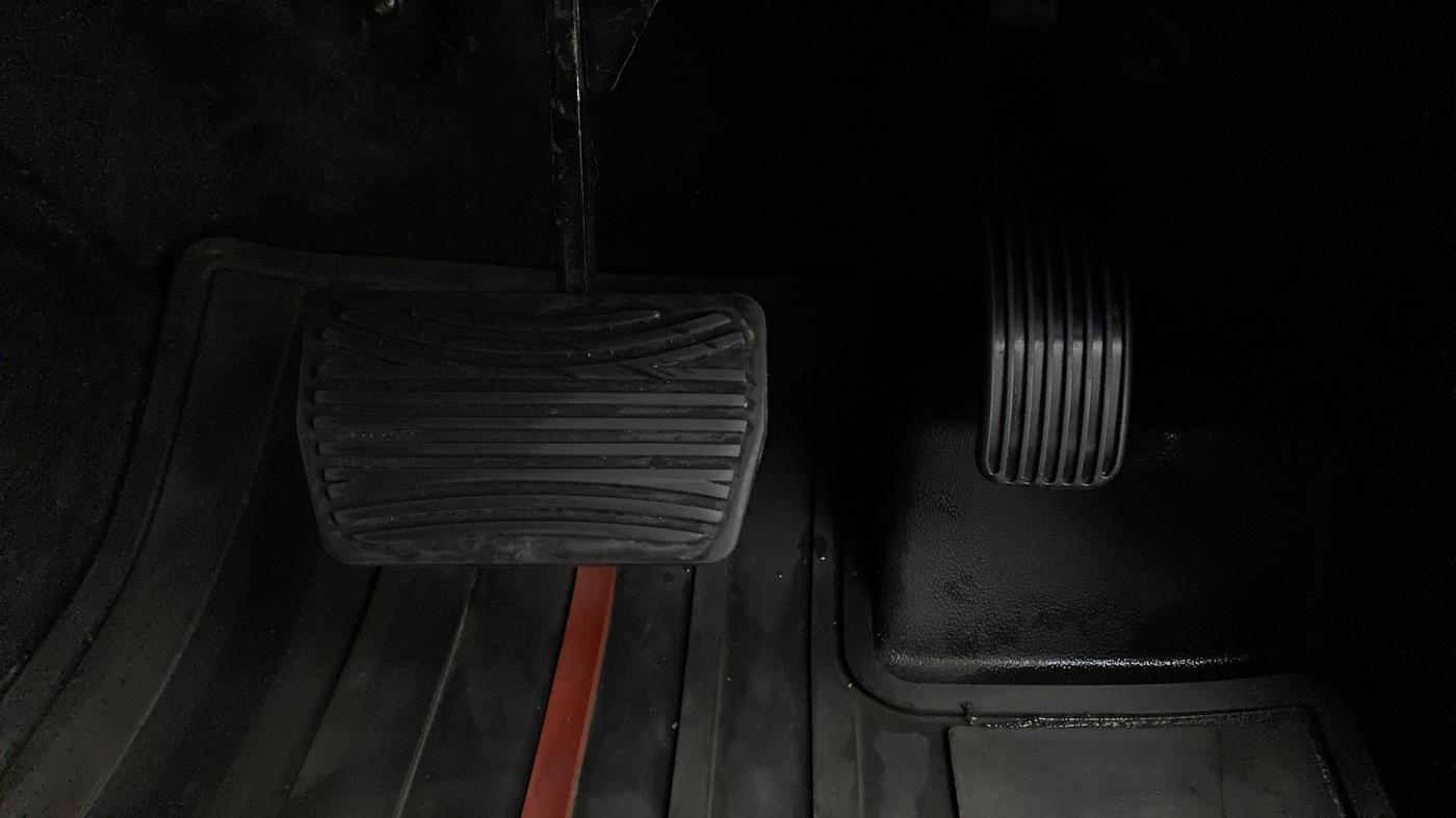 2021 Mahindra Thar LX PETROL HT 4WD AT, Petrol, Automatic, 10,913 km, Pedals