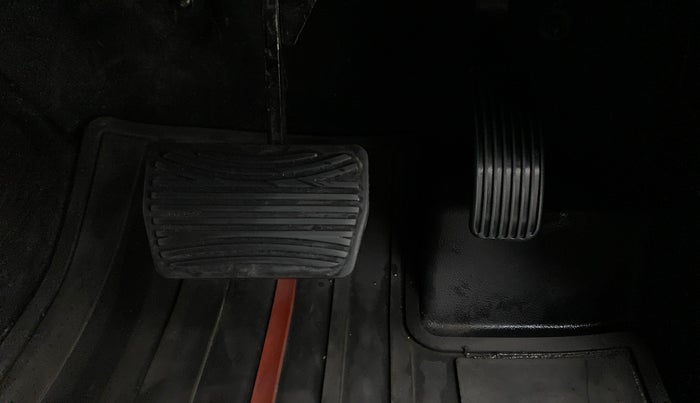 2021 Mahindra Thar LX PETROL HT 4WD AT, Petrol, Automatic, 10,913 km, Pedals