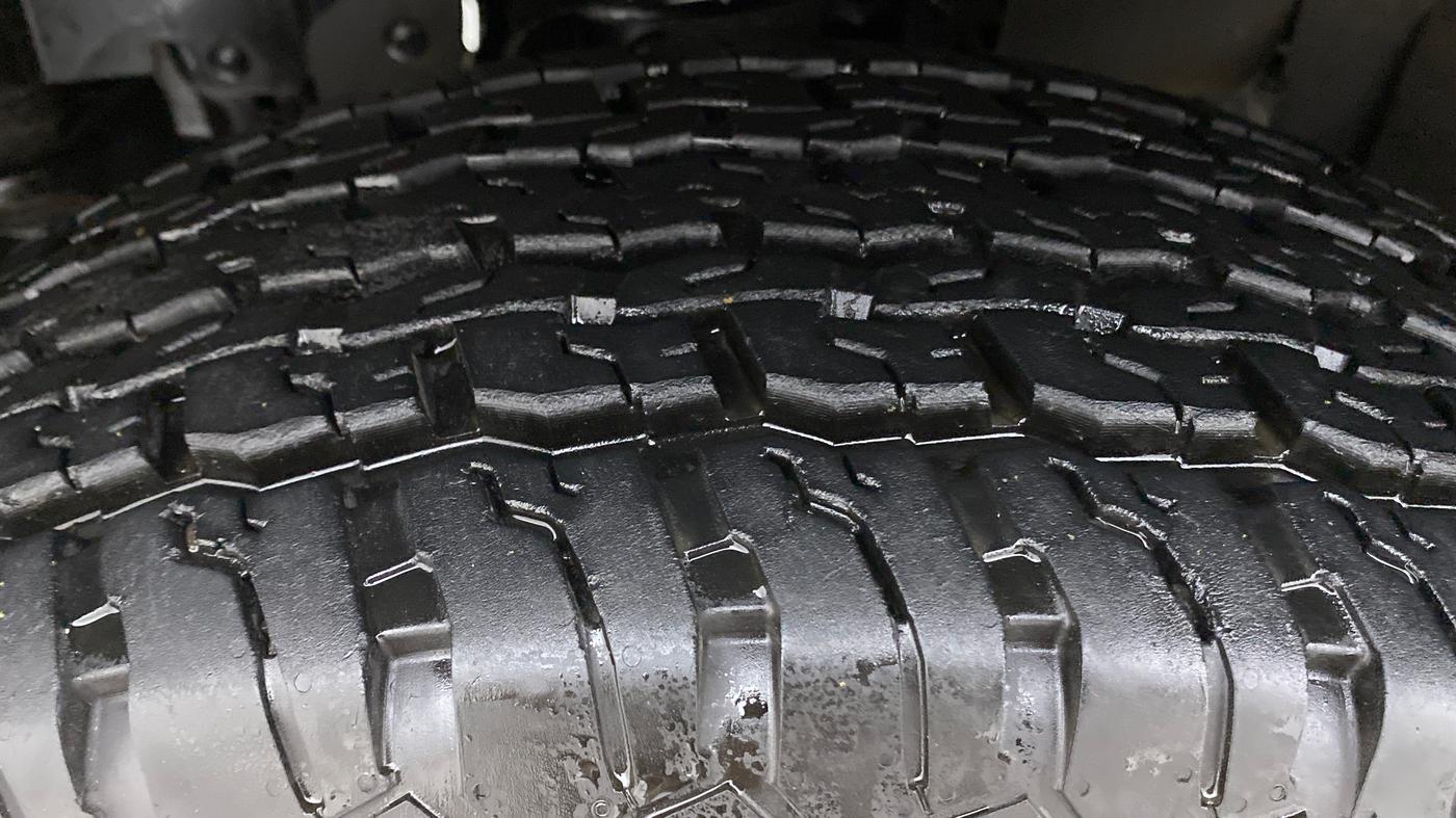2021 Mahindra Thar LX PETROL HT 4WD AT, Petrol, Automatic, 10,913 km, Left Front Tyre Tread