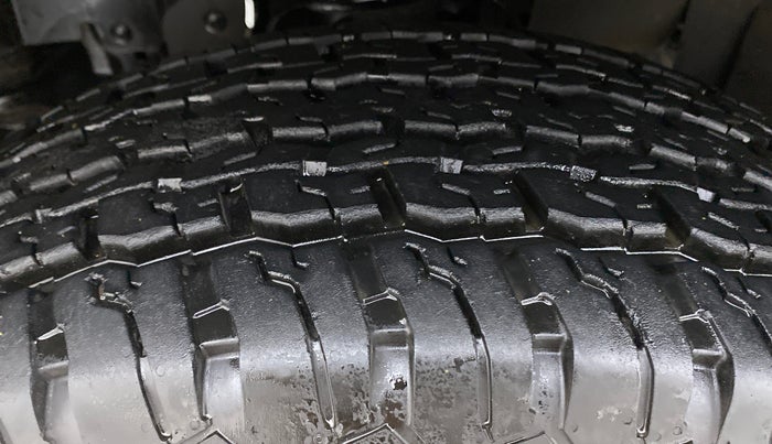 2021 Mahindra Thar LX PETROL HT 4WD AT, Petrol, Automatic, 10,913 km, Left Front Tyre Tread