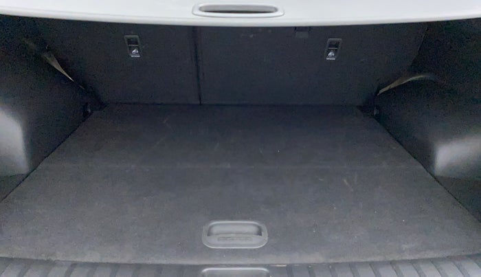 2018 Hyundai Tucson 2WD AT GL DIESEL, Diesel, Automatic, 11,865 km, Boot Inside