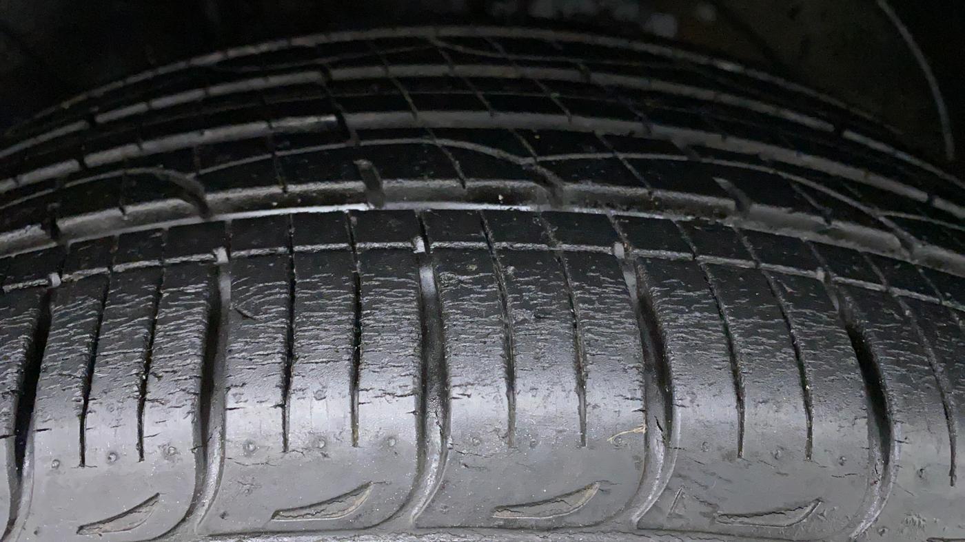 2018 Hyundai Tucson 2WD AT GL DIESEL, Diesel, Automatic, 11,865 km, Left Rear Tyre Tread