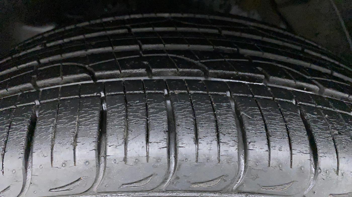 2018 Hyundai Tucson 2WD AT GL DIESEL, Diesel, Automatic, 11,865 km, Right Front Tyre Tread