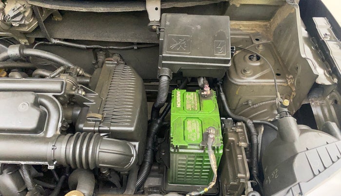 2017 Renault Kwid RXT 1.0 AMT, Petrol, Automatic, 25,081 km, Engine View - Left