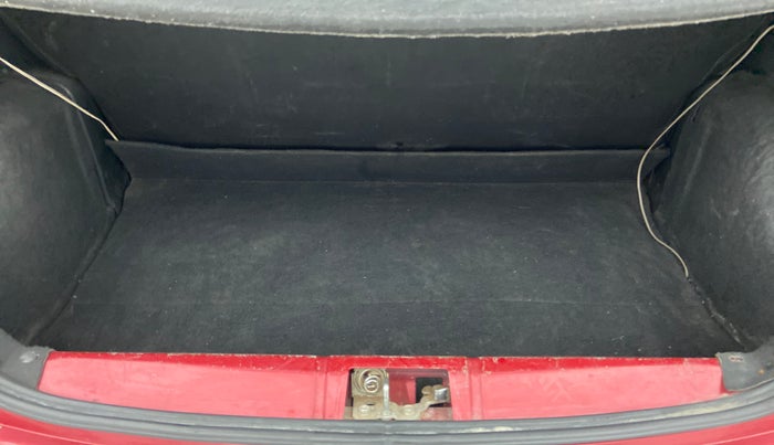 2011 Toyota Etios Liva G, Petrol, Manual, 64,686 km, Boot Inside