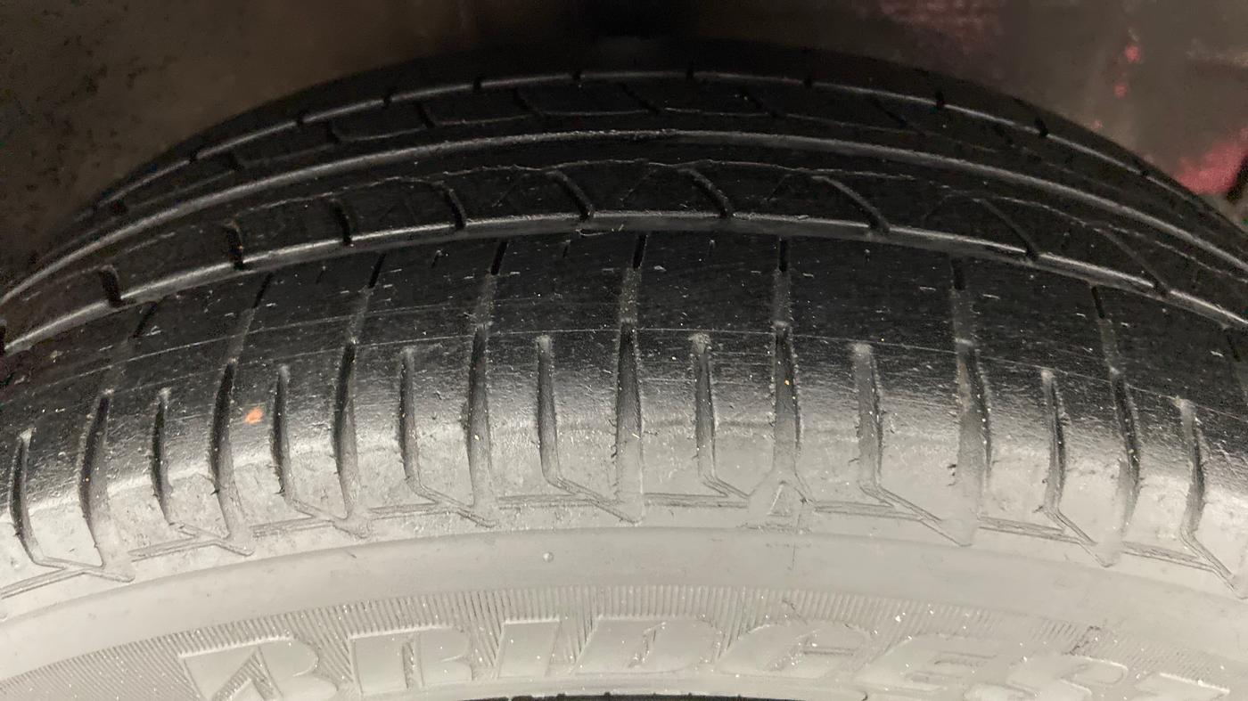 2011 Toyota Etios Liva G, Petrol, Manual, 64,686 km, Right Front Tyre Tread