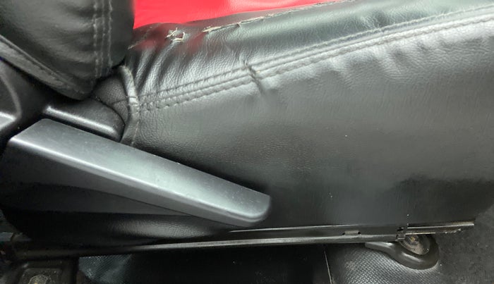2011 Toyota Etios Liva G, Petrol, Manual, 64,686 km, Driver Side Adjustment Panel
