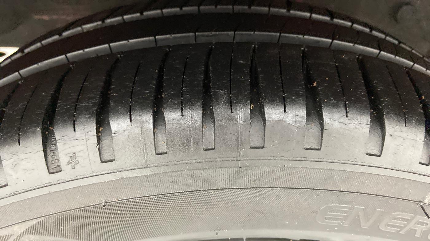 2011 Toyota Etios Liva G, Petrol, Manual, 64,686 km, Right Rear Tyre Tread