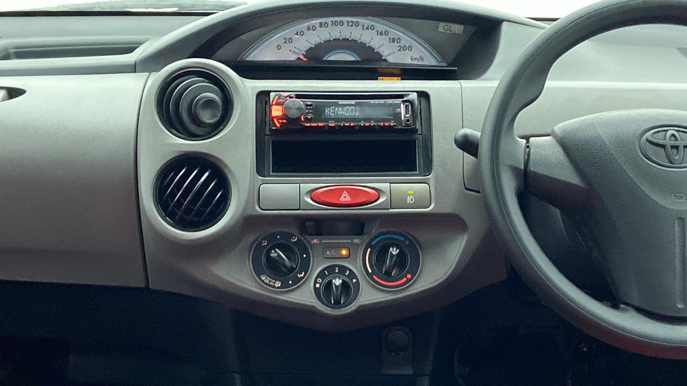 2011 Toyota Etios Liva G, Petrol, Manual, 64,686 km, Air Conditioner