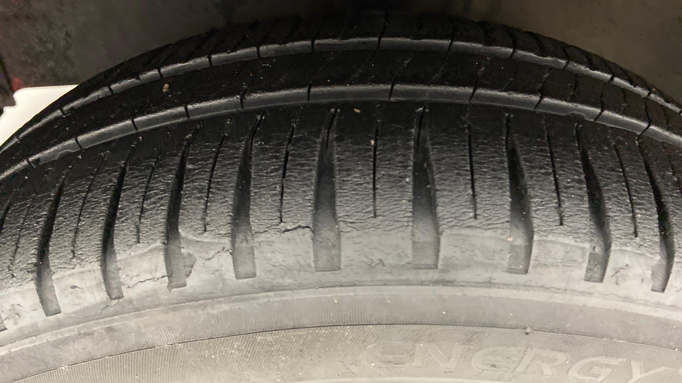 2011 Toyota Etios Liva G, Petrol, Manual, 64,686 km, Left Front Tyre Tread