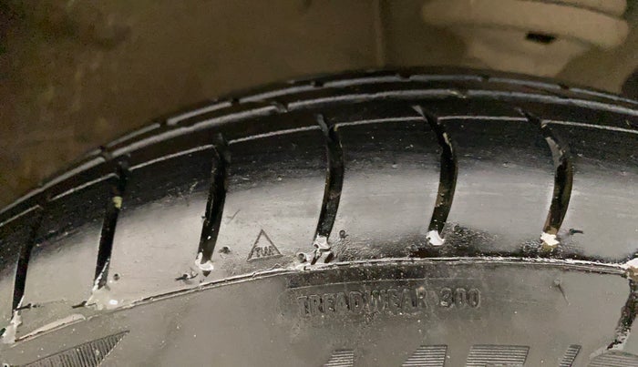 2013 Maruti Wagon R 1.0 LXI, Petrol, Manual, 53,943 km, Right Front Tyre Tread