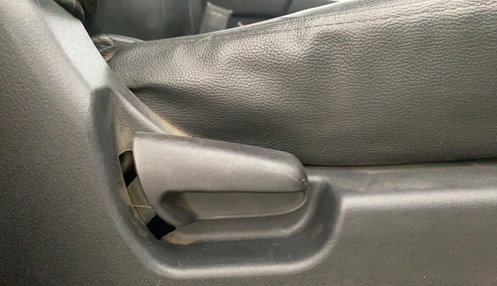 2013 Maruti Wagon R 1.0 LXI, Petrol, Manual, 53,943 km, Driver Side Adjustment Panel