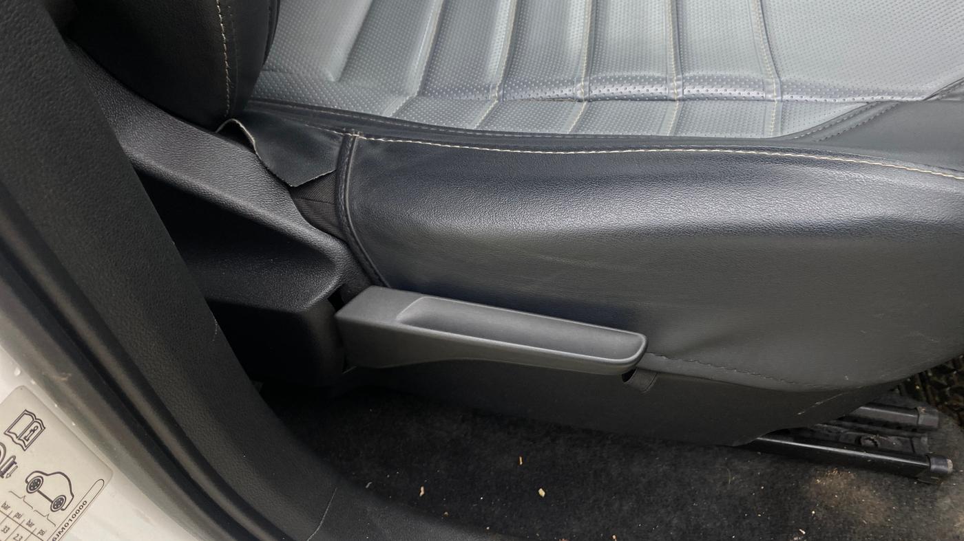 2021 Skoda KUSHAQ AMBITION 1.0L TSI MT, Petrol, Manual, 91,398 km, Driver Side Adjustment Panel