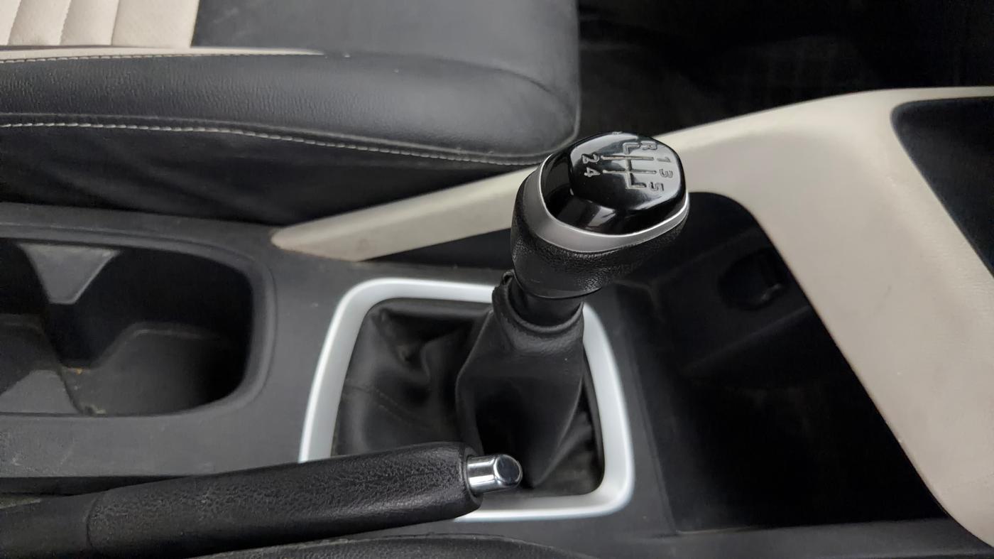 2022 Nissan MAGNITE XL, Petrol, Manual, 68,233 km, Gear Lever