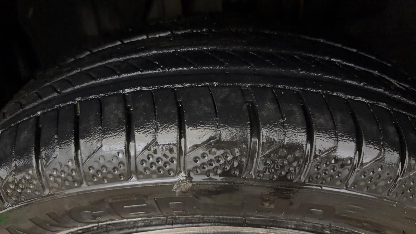 2022 Nissan MAGNITE XL, Petrol, Manual, 68,233 km, Left Front Tyre Tread