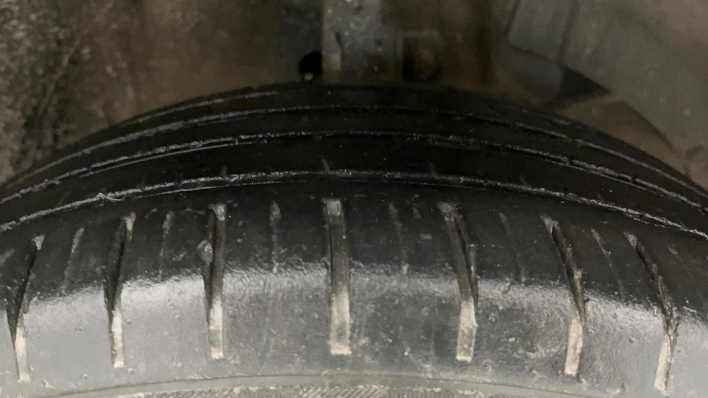 2021 Maruti Baleno ZETA PETROL 1.2, Petrol, Manual, 49,249 km, Right Front Tyre Tread