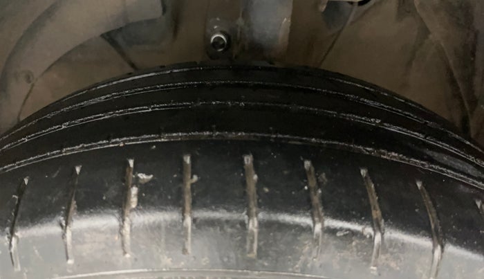 2021 Maruti Baleno ZETA PETROL 1.2, Petrol, Manual, 49,249 km, Left Front Tyre Tread