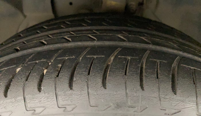 2018 Ford Ecosport TITANIUM 1.0L ECOBOOST SPORTS(SUNROOF), Petrol, Manual, 94,035 km, Left Front Tyre Tread